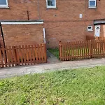 Spacious 3 Bed House - A Home Away From Home