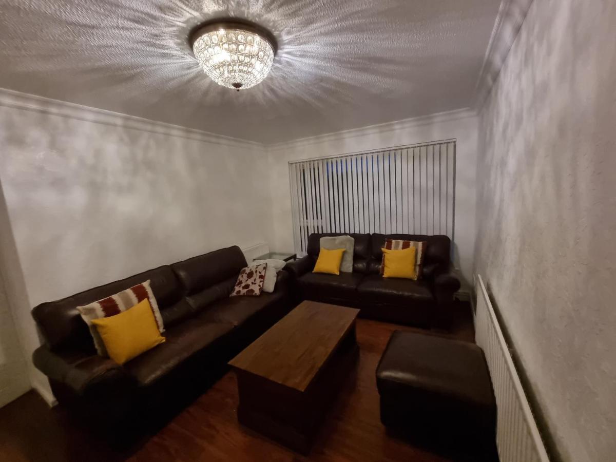 Spacious 3 Bed House - A Away From *